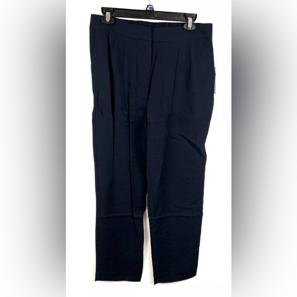 Vince Camuto Women’s Slim Leg Navy Cropped Pants Size 6